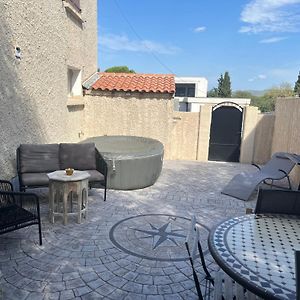 Charmant Logement Avec Un Exterieur Et Un Jacuzzi Lançon-Provence Exterior photo