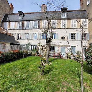 La Cour Du Chateau La Charité-sur-Loire Exterior photo