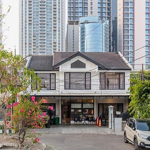 Mono Coliving Kencana, Surabaya Exterior photo