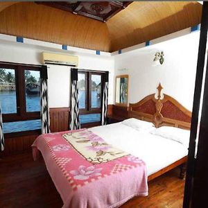 Hotel O Vinayak House Boats Alappuzha Exterior photo