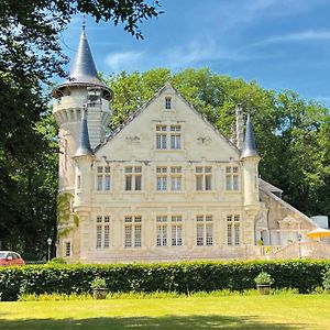 Chateau Picol Entre Futuroscope Et Chateaux De La Loire Boussageau Exterior photo