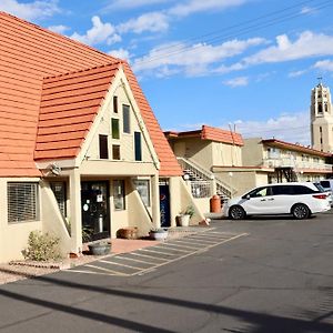 Super 8 By Wyndham Albuquerque Downtown Exterior photo