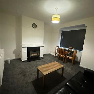 Deluxe Double Bedroom Stockport Manchester Stalybridge Exterior photo