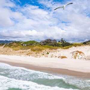 Seaview And Pohutukawa - Pakiri Beach Retreat Wellsford Exterior photo