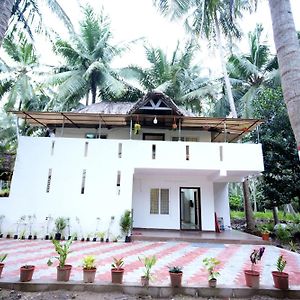 Satya Farm House Amalāpuram Exterior photo