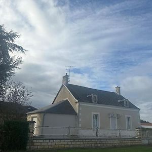 Maison De La Tuilerie Ambrault Exterior photo