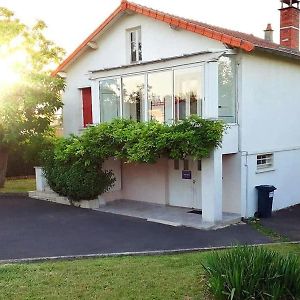 Gite Pavillon Kifadonfe 3 Ch Avec Cour Et Jardin Clos Saint-Germain-Lembron Exterior photo