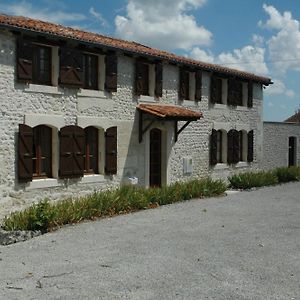 Nandolle Farmhouse Nanteuil-Auriac-de-Bourzac Exterior photo