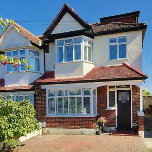 Modern 5 Bed 3 Bath House Morden (Greater London) Exterior photo