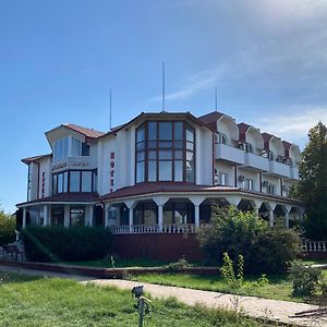 Момент Yuzhnoukrainsk Exterior photo