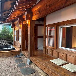 Hanok Village Private House With Jacuzzi Aboy Jeonju Exterior photo