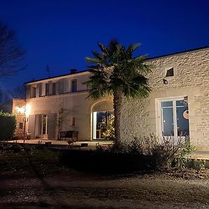 Le Logis De La Brumanderie - Saintes Fontcouverte (Charente-Maritime) Exterior photo