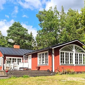 Awesome Home In Skaelvik With 2 Bedrooms And Wifi Skalvik Exterior photo