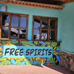 Free Spirits San Marcos La Laguna Exterior photo