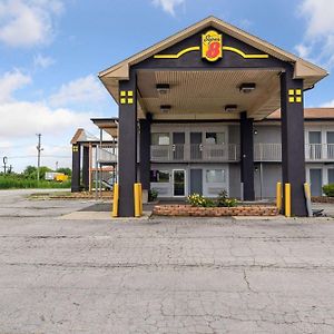 Super 8 By Wyndham Millbury/Toledo Exterior photo