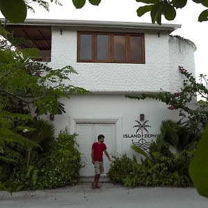 Island Zephyr Fulhadhoo Exterior photo