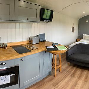 Springwood Shepherd Huts Glamping York Exterior photo