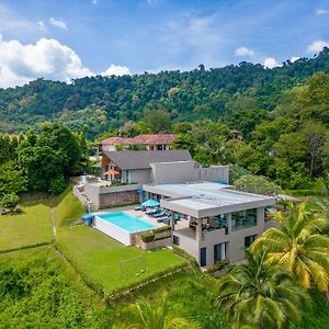 White Monkey Villa - Private Pool & Jacuzzi Pantai Cenang (Langkawi) Exterior photo