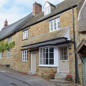 The Old Sweet Shop Hook Norton Exterior photo