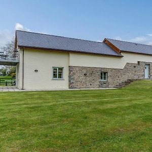 Cwmhyfryd Llanllwchaiarn Exterior photo