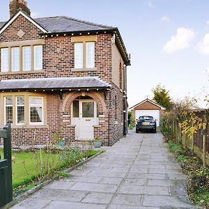 Marstan House Standish Exterior photo