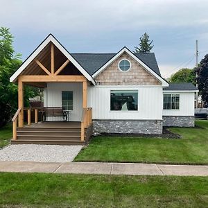 Bay Street Bungalow East Tawas Exterior photo