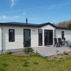 Well-Kept Chalet 4 5 Km From Rockanje Hellevoetsluis Exterior photo