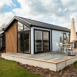 Tidy Chalet With Dishwasher, Near The River Maas Kerkdriel Exterior photo