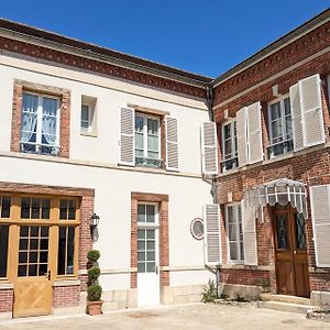 Maison A Deux Mains Ay-Champagne Exterior photo