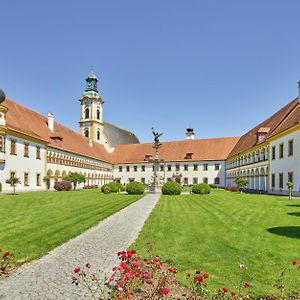 Augustiner-Chorherrenstift Reichersberg Reichersberg (Upper Austria) Exterior photo