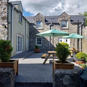 The Courtyard Castlepollard Exterior photo