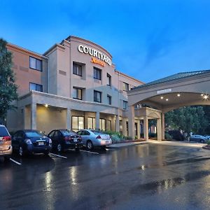 Courtyard By Marriott Providence Warwick Exterior photo