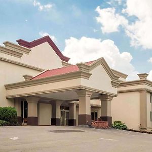 Days Inn By Wyndham Williamsport Exterior photo