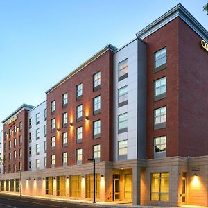 Courtyard By Marriott Edgewater Nyc Area Exterior photo