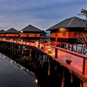 Shwe Inn Tha Floating Resort Inle Lake Exterior photo