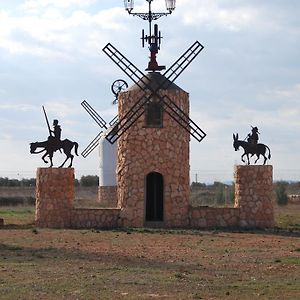 Alojamiento Rural Los Delfines Valdepeñas Exterior photo