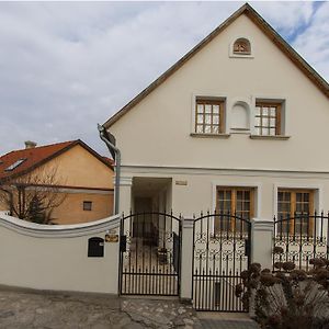 Amadeus Vendégház Esztergom Exterior photo