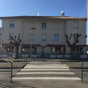 Le Logis Dauphinois Roussillon (Isere) Exterior photo