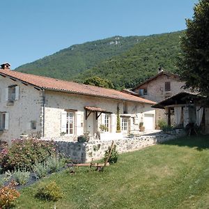 L'Estapade Des Tourelons Saint-Jean-en-Royans Exterior photo