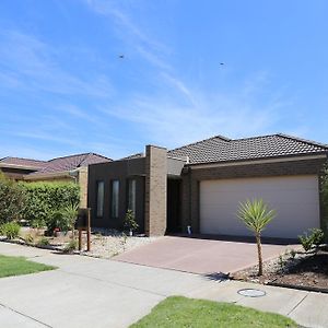 Apple House Tarneit Exterior photo