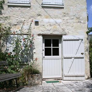 Gite Chateau De Chaintres Dampierre-sur-Loire Room photo