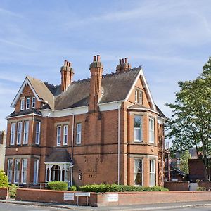 Holywell House Loughborough Exterior photo