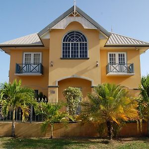 Casa Del Sol Tobago Bon Accord Village Exterior photo