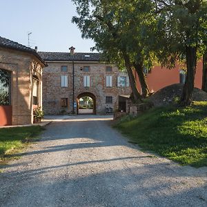 Agriturismo Battibue Fiorenzuola dʼArda Exterior photo