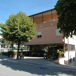 Hotel Il Quadrifoglio Cascia Exterior photo