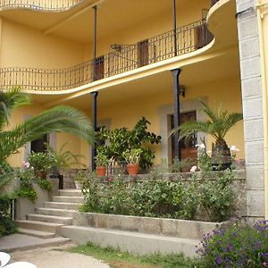 Hostal La Colonial Madrigal de la Vera Exterior photo