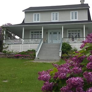 Auberge Gite Maison Des Lilas La Malbaie Exterior photo