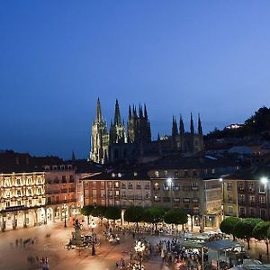 Apartamento Turistico Plaza Mayor Burgos Exterior photo