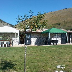 Chalet Vista Lago San Gregorio (Campania) Exterior photo