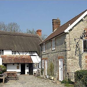 Compasses Inn Salisbury Exterior photo